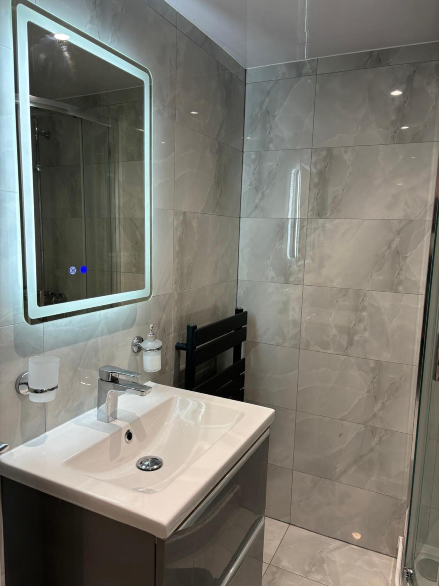 היי וויקומב Newly Build 2Br Property With Free Parking מראה חיצוני תמונה