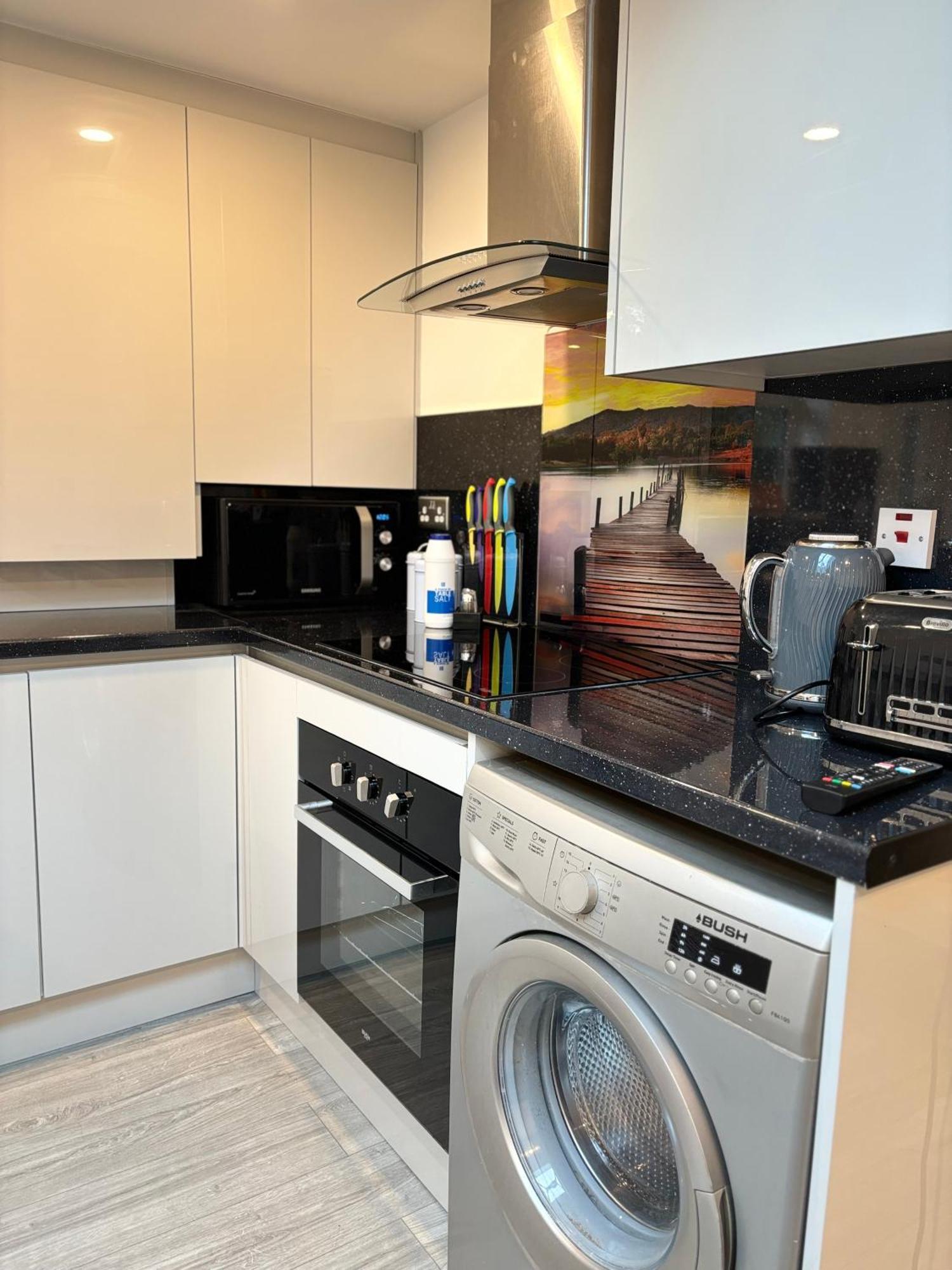 היי וויקומב Newly Build 2Br Property With Free Parking מראה חיצוני תמונה